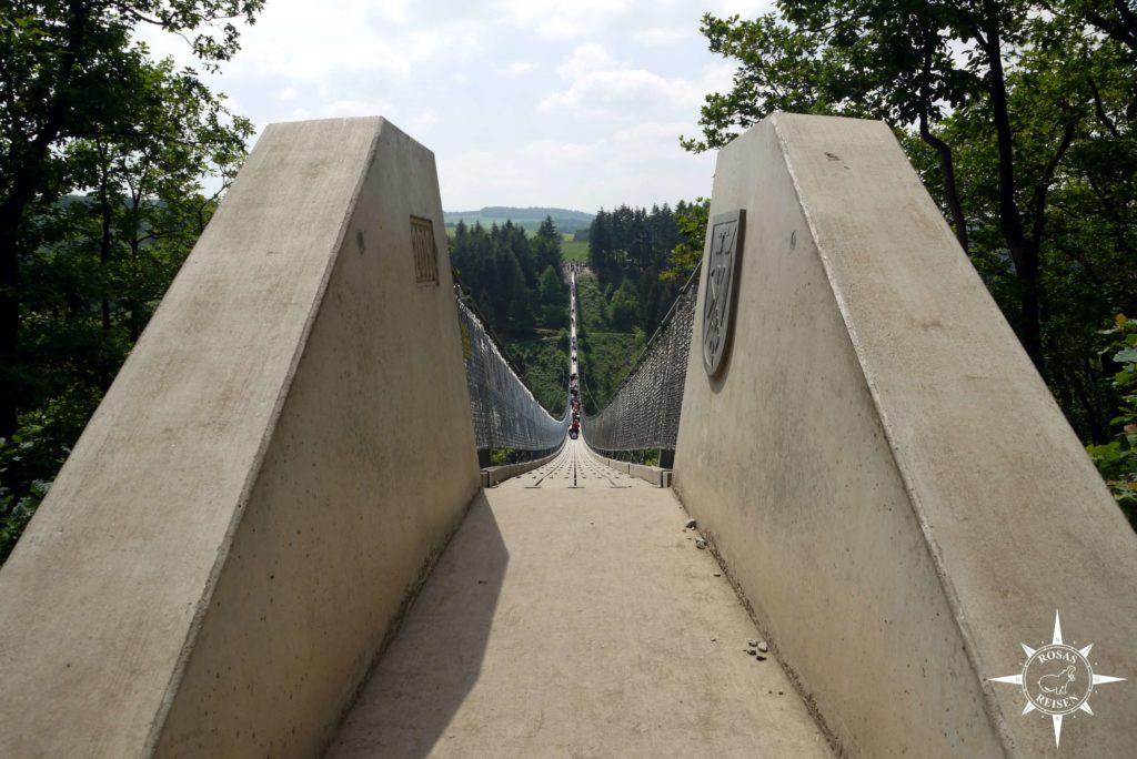 Rosas-Reisen-Roadtrip-Haengeseilbruecke-Geierlay (1)