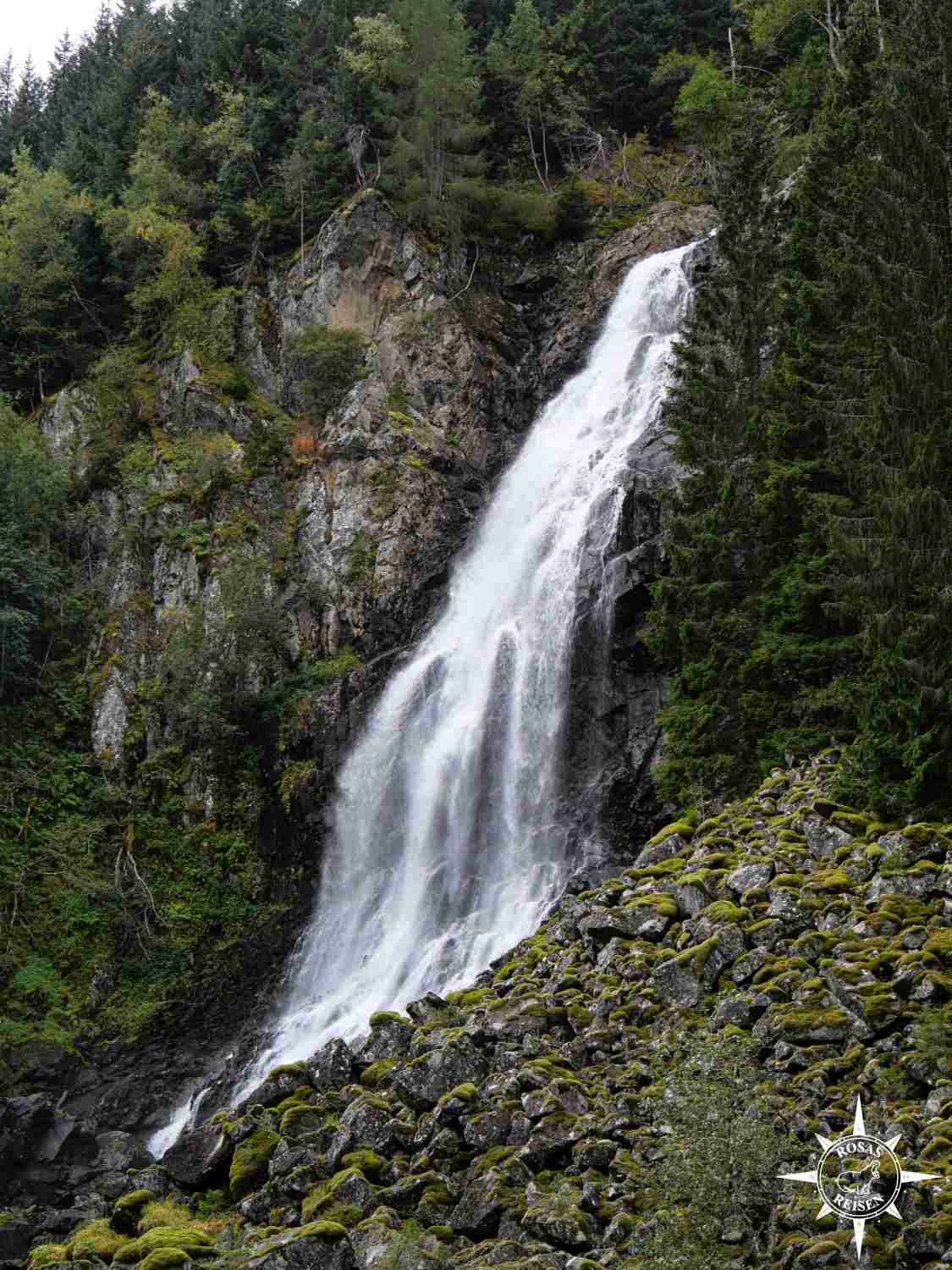 Wasserfaelle-Suednorwegen-Roadtrip-Espelandsfossen