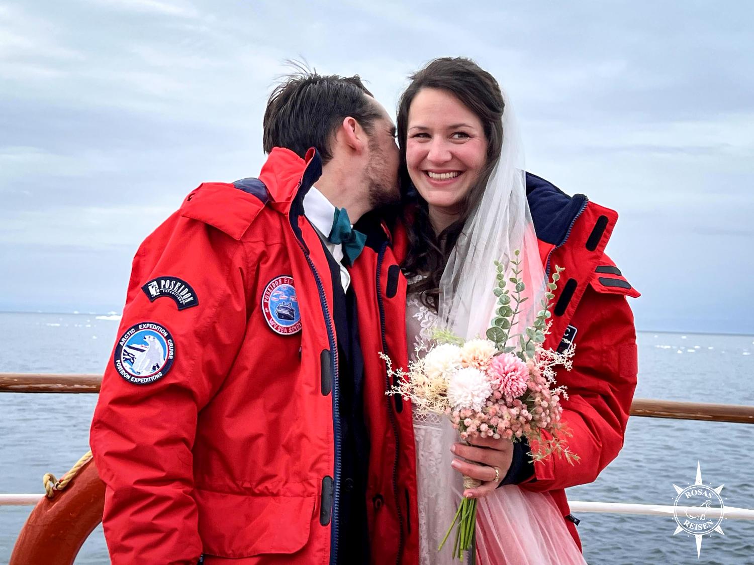 Hochzeit-Arktis-Groenland-Expeditionsschiff-Wedding